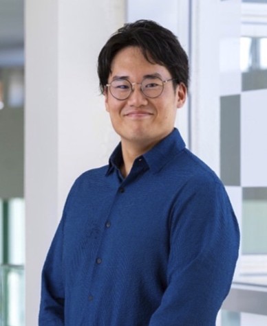 日高 英祐 氏